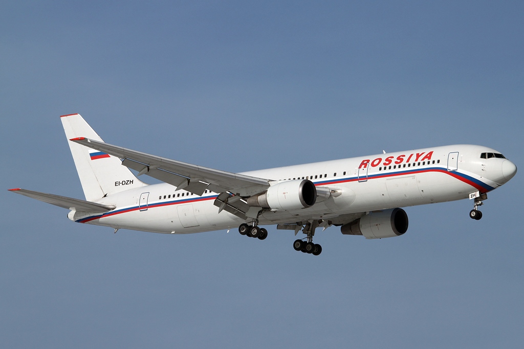 Rossiya Boeing 767-3Q8(ER) EI-DZH