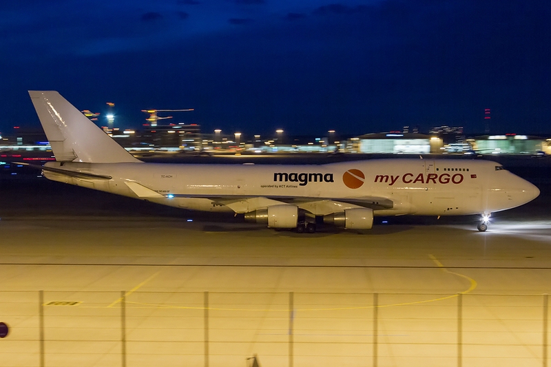 comp_IMG_0402_0400_myCargo_744F_TC-ACH.jpg