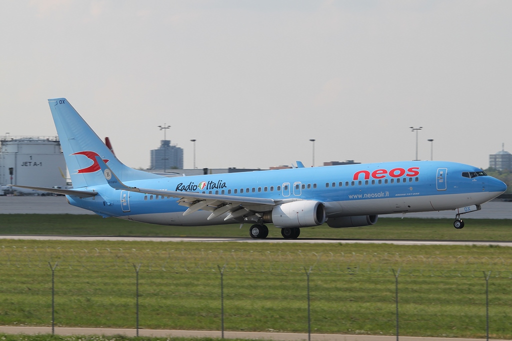 NEOS Boeing 737-86N I-NEOX