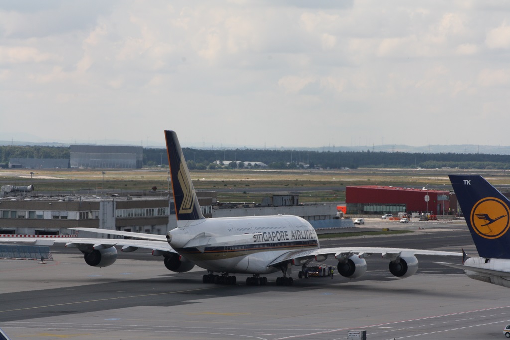 Singapore Airlines A380 9V-SKP