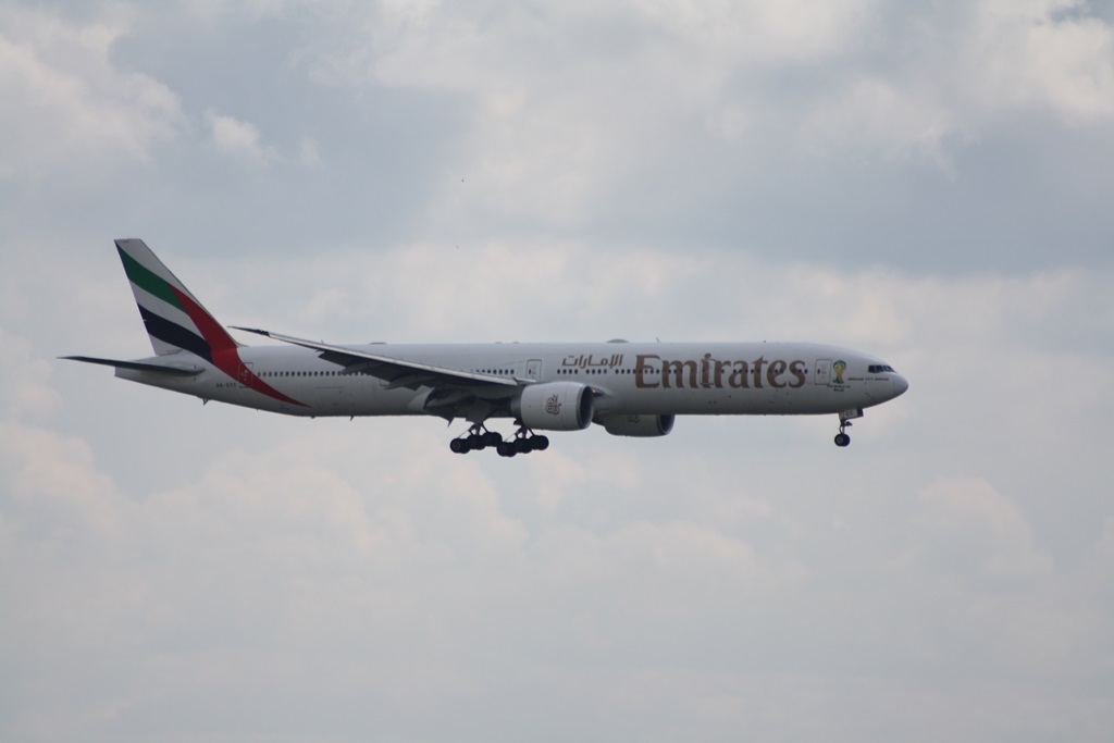 Emirates 777-300 A6-ECC