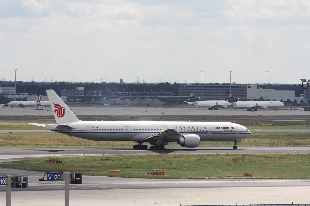 Air China 777-300 B-2043