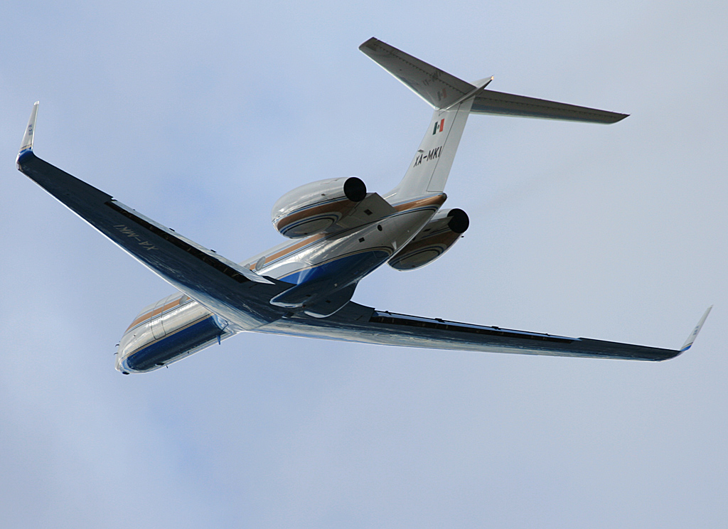 XA-MKI Gulfstream 5 Servicios Aeronauticos.jpg