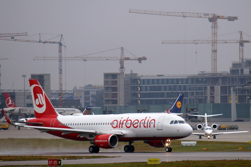 D-ABNJ, Air Berlin, Airbus A320-214, AB7222 auf dem Weg nach AUH