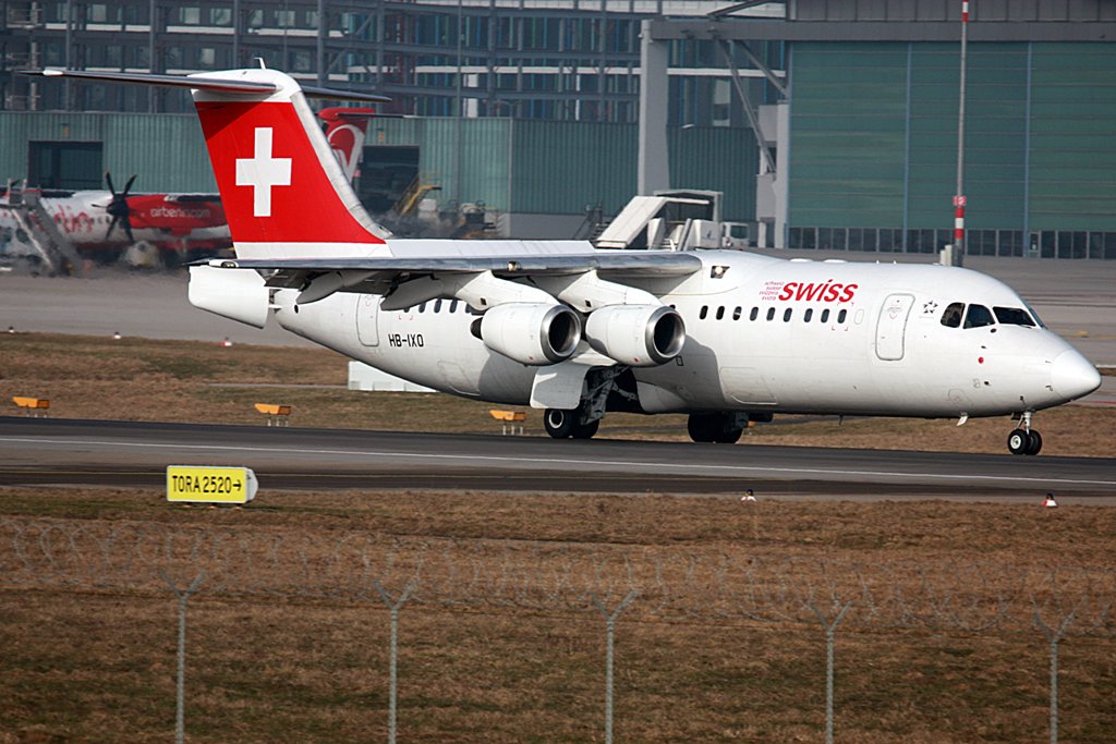 Swiss, HB-IXO, Avro RJ-100