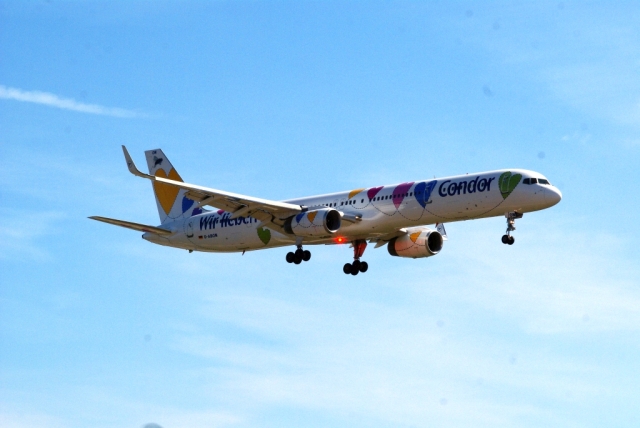 Condor Boeing 757-330 D-ABON