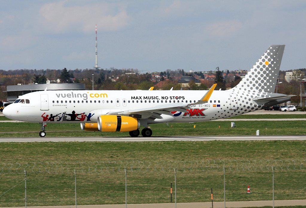 EC-MEQ, Vueling A320-232<br />Maxs Music, No Stops Pepsi Edition