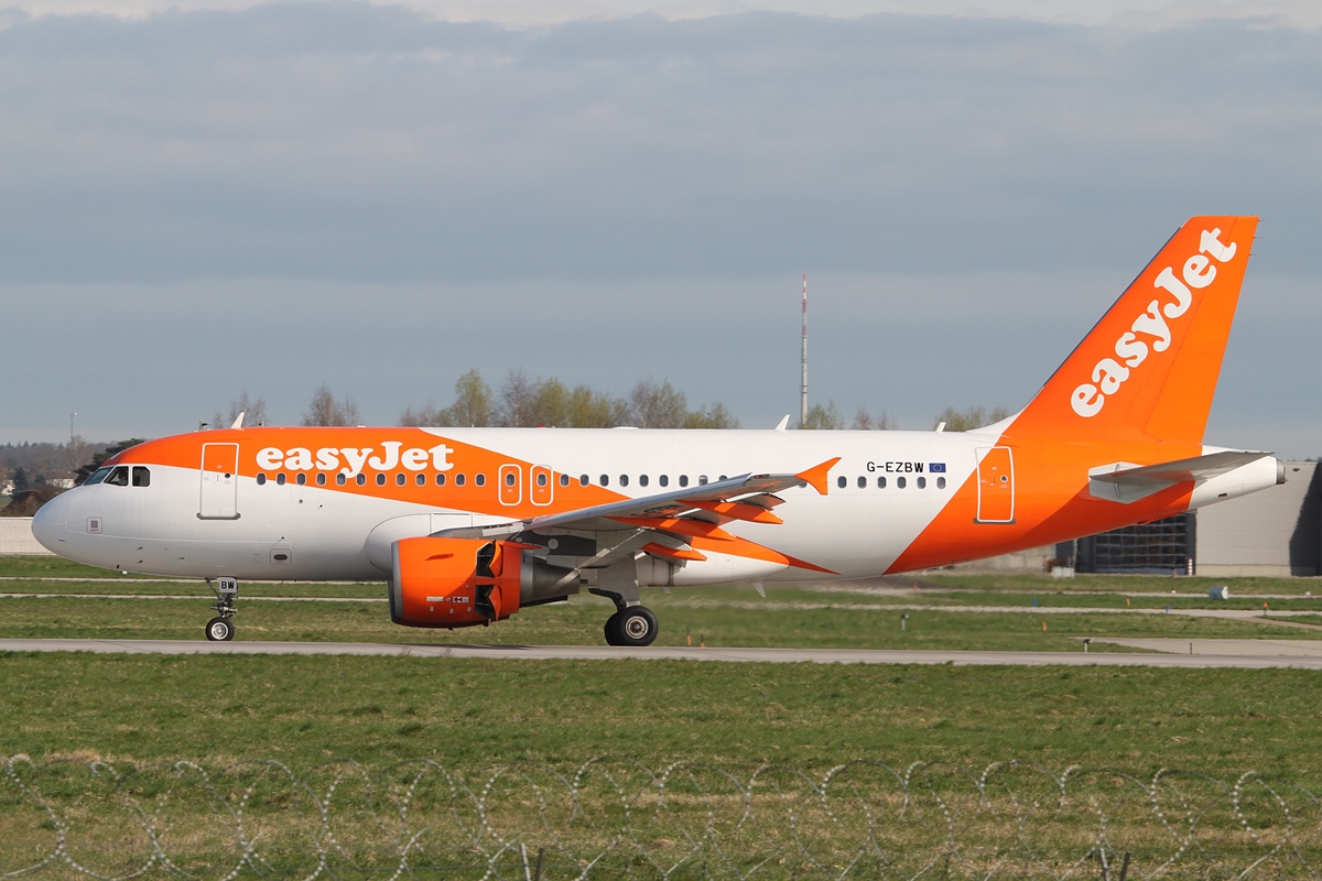 easyJet Airbus A319-111 G-EZBW
