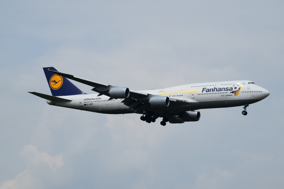 D-ABYI Boeing 747-8 Lufthansa / Fanhansa