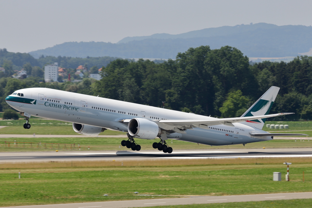 B-KPG_Cathay Pacific_B777-367(ER).JPG