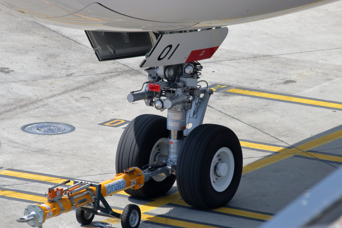 A6-EOI_Emirates_A380-861_3.JPG