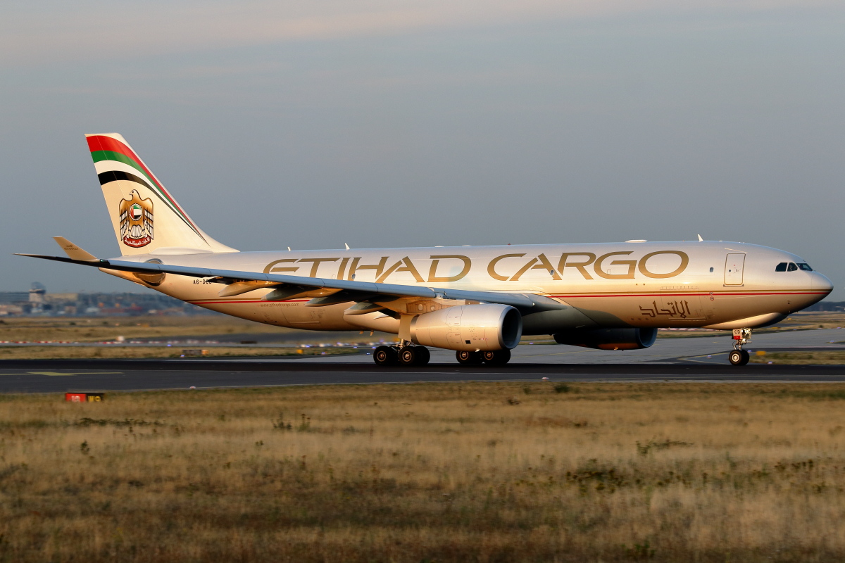 A6-DCD_Etihad Airways_A330-243F.JPG
