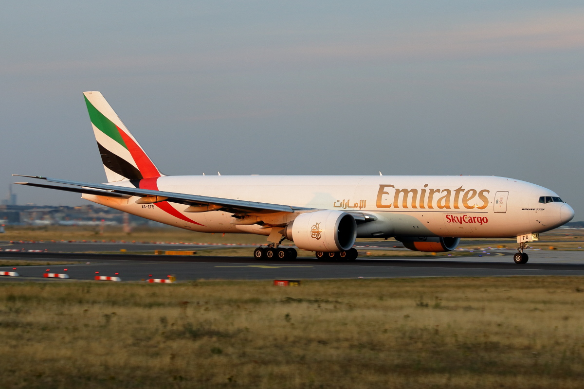 A6-EFD_Emirates SkyCargo_B777-F1H.JPG