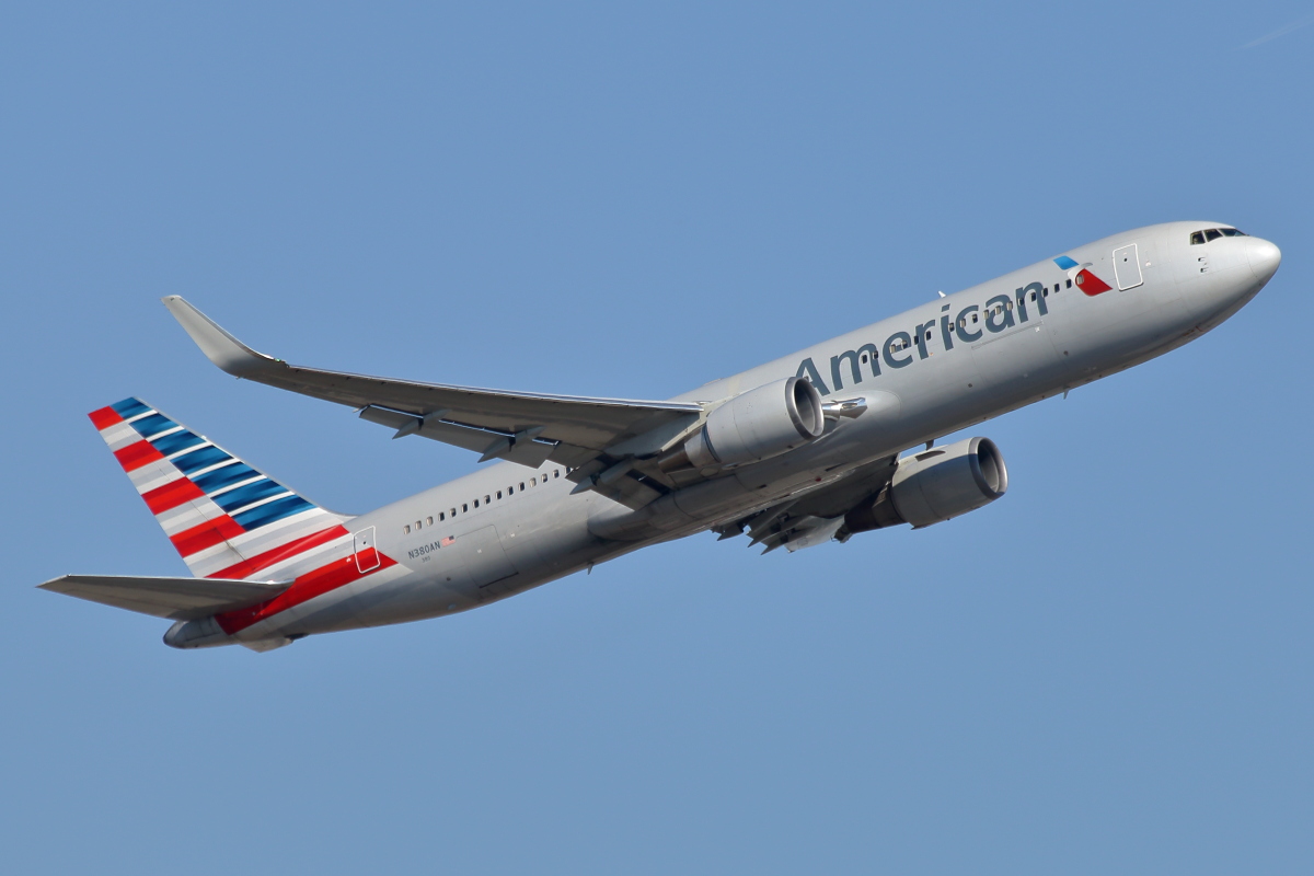 N380AN - American Airlines - B767-323(ER).JPG