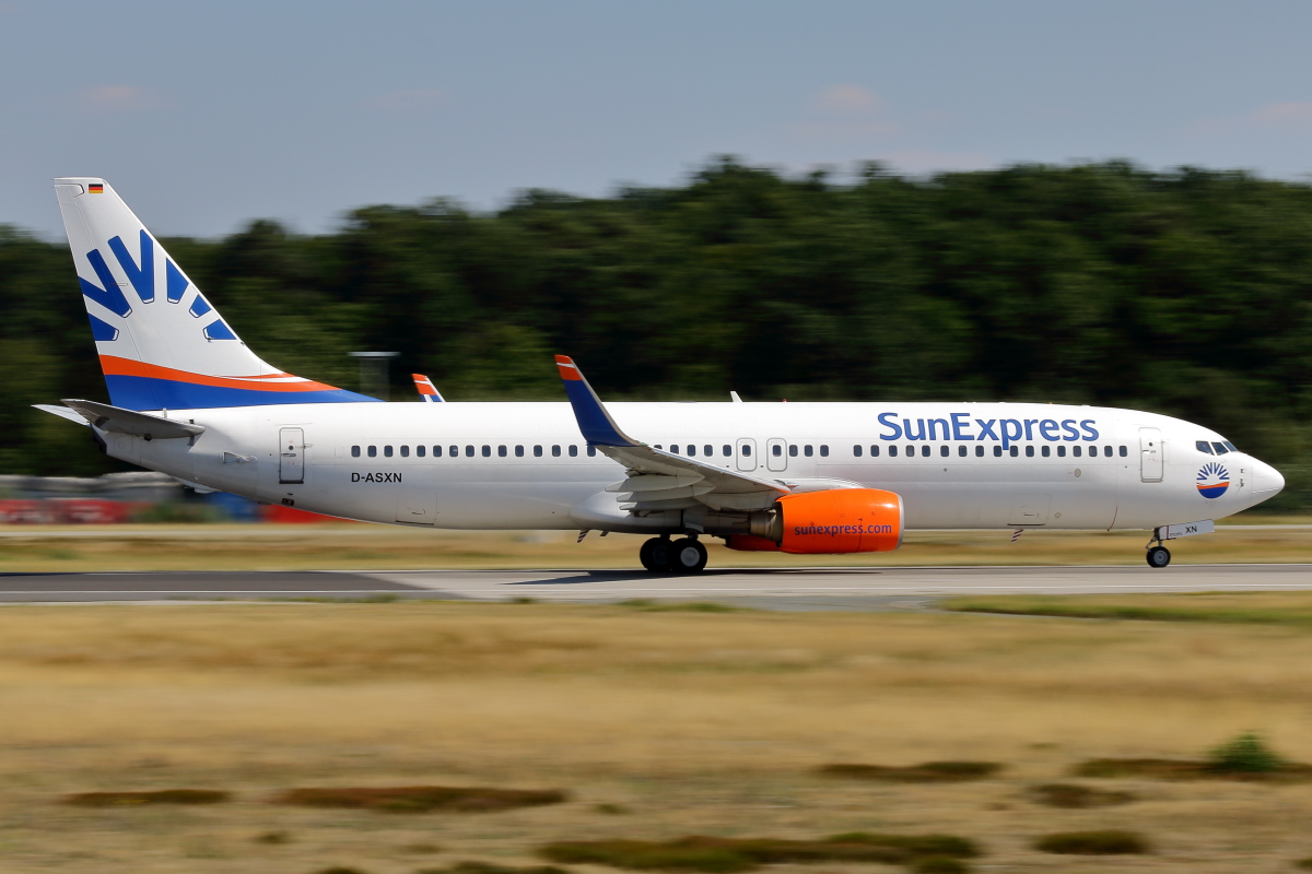 D-ASXN - SunExpress Deutschland - B737-8EH.JPG