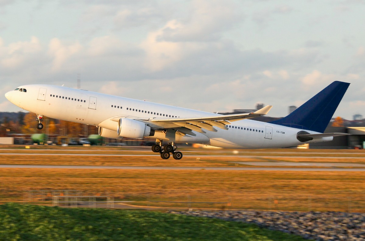 CS-TQW Takeoff