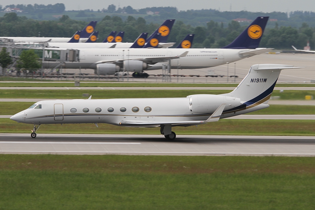 Gulfstream G550 N1911W