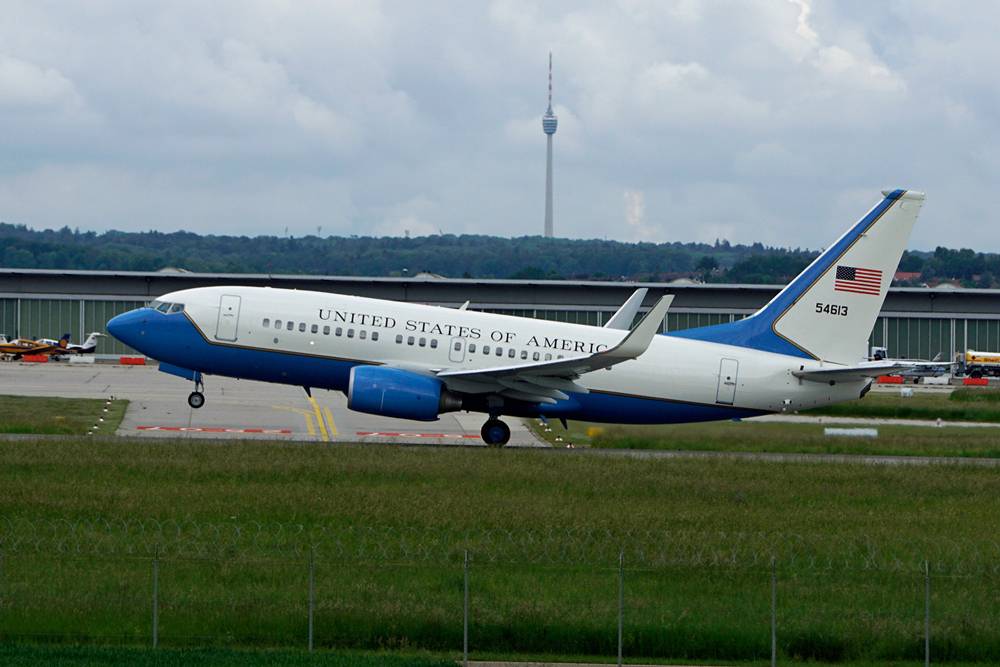 USAF-C-40B-(737-700-BBJ)-54613_.jpg