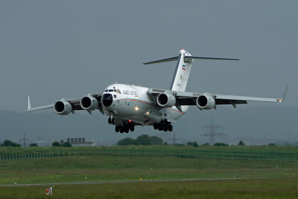 Kuwait-Air-Force-Boeing-C17A-Globemaster-III-342_.jpg