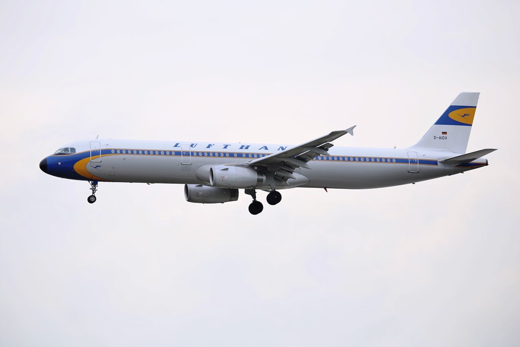 Lufthansa A321-200 "Retro"