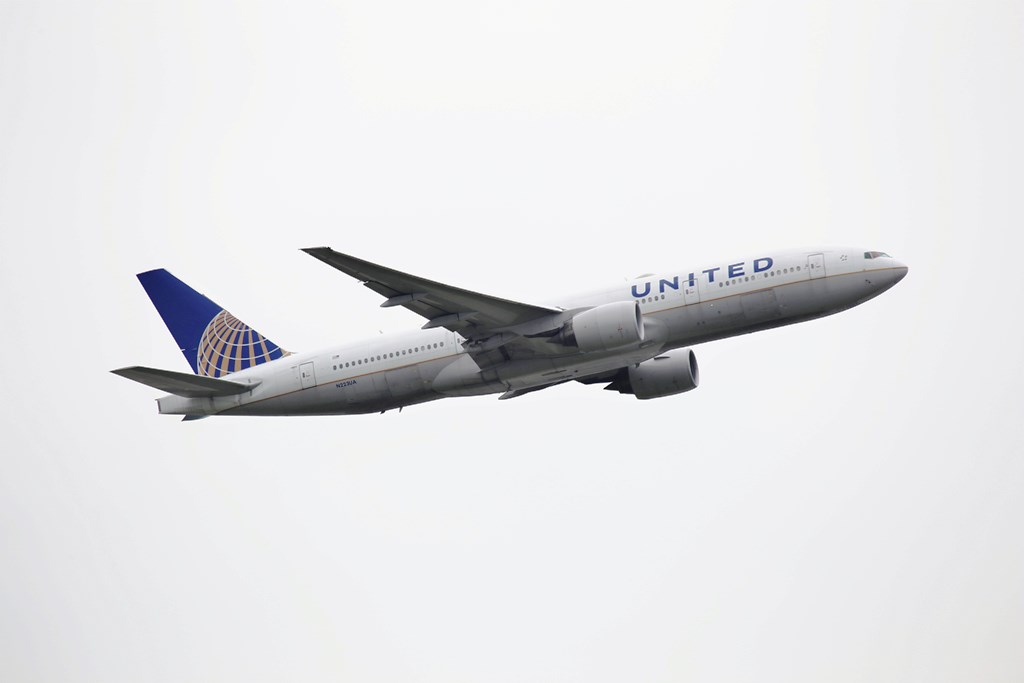 United Airlines B777-200