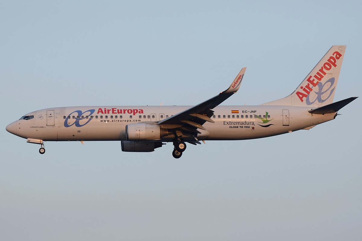 Air Europa B 737 EC-JNF.JPG