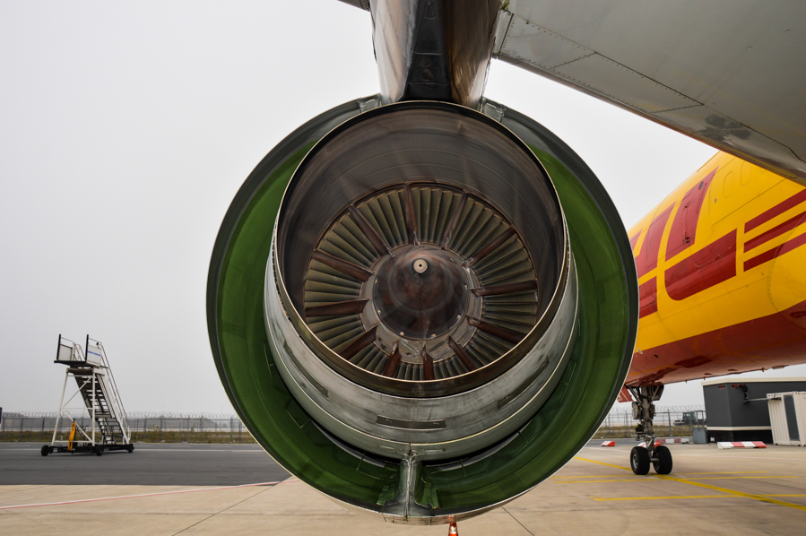 DHL Boeing 757
