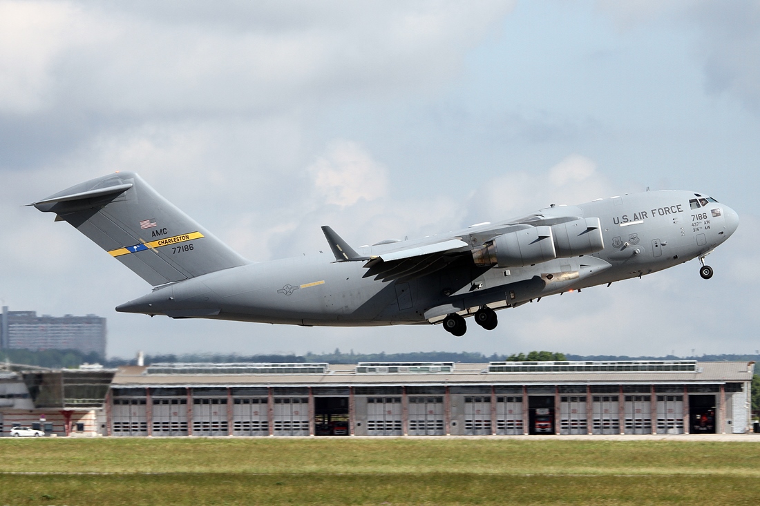 USA - Air Force Boeing C-17A Globemaster III 07-7186