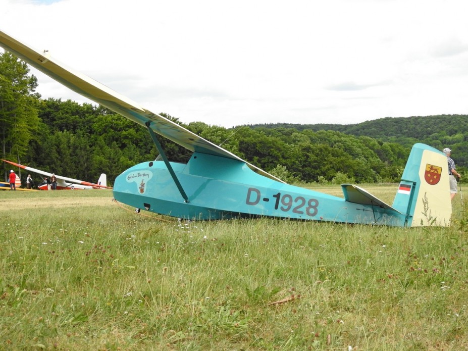 DSCN0125.JPG (581.27 KiB) 1525 mal betrachtet D-1928<br />Fliegergruppe Donzdorf<br />Grunau Baby
