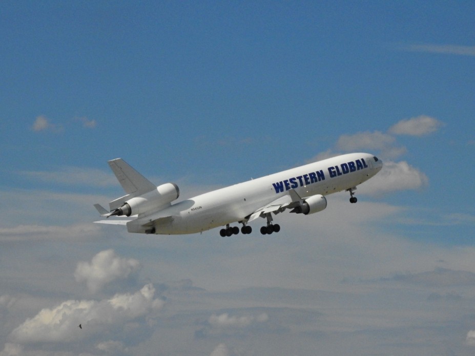 DSCN1849.JPG (410.25 KiB) 2504 mal betrachtet Western Global Airlines<br />McDonnell Douglas MD-11F<br />N545JN (c/n 48545)