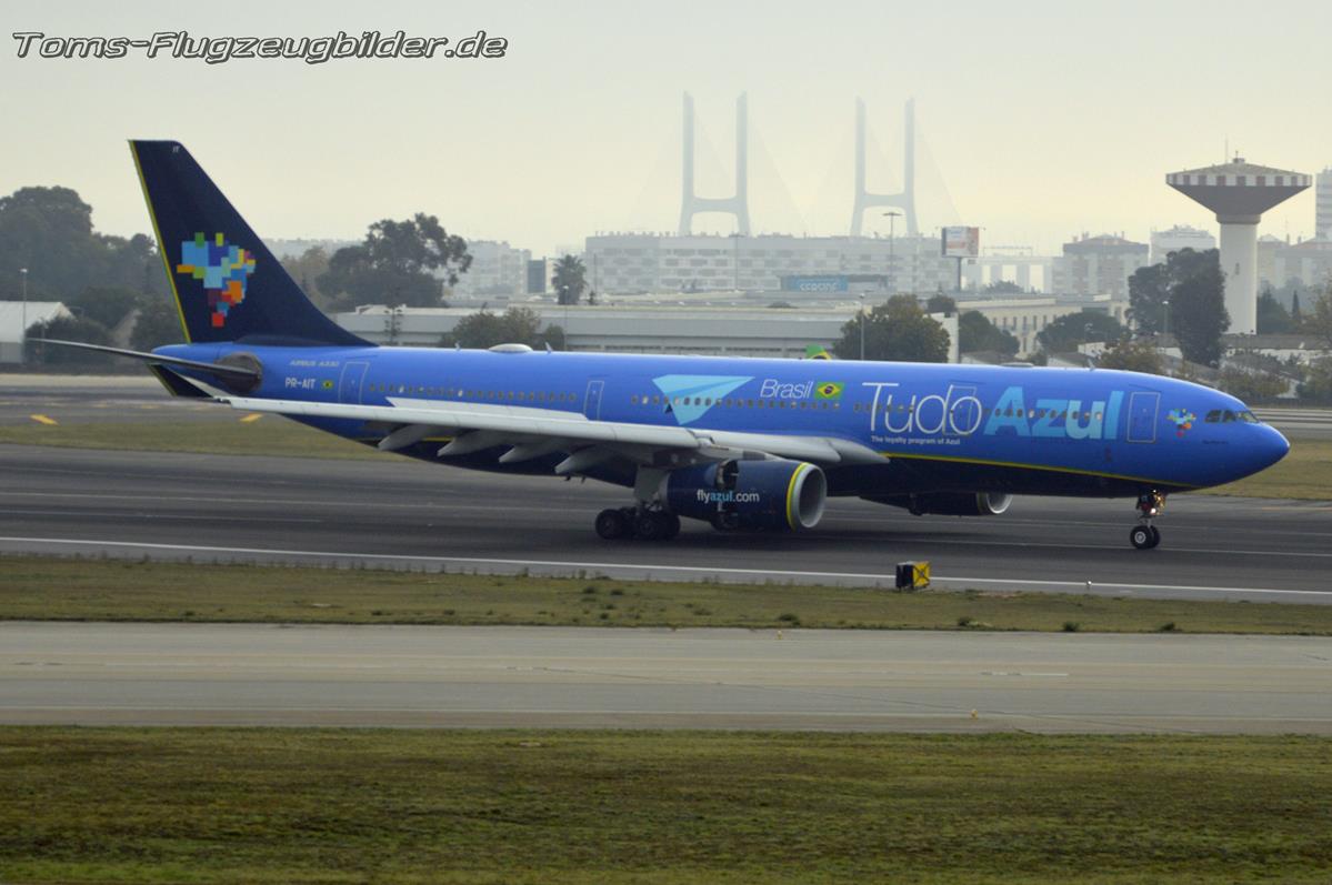 Azul Brsilian Airlines PR-AIT Tudo Azul  Livery