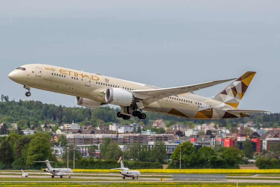 IMG_8984.jpg (526.63 KiB) 2070 mal betrachtet Etihad Airways Boeing 787-9 Dreamliner A6-BLE