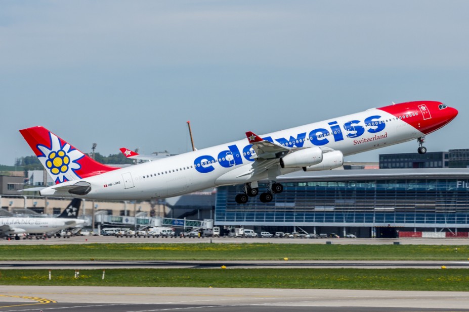 IMG_9479.jpg (504.87 KiB) 2070 mal betrachtet Edelweiss Air Airbus A340-313X HB-JMG