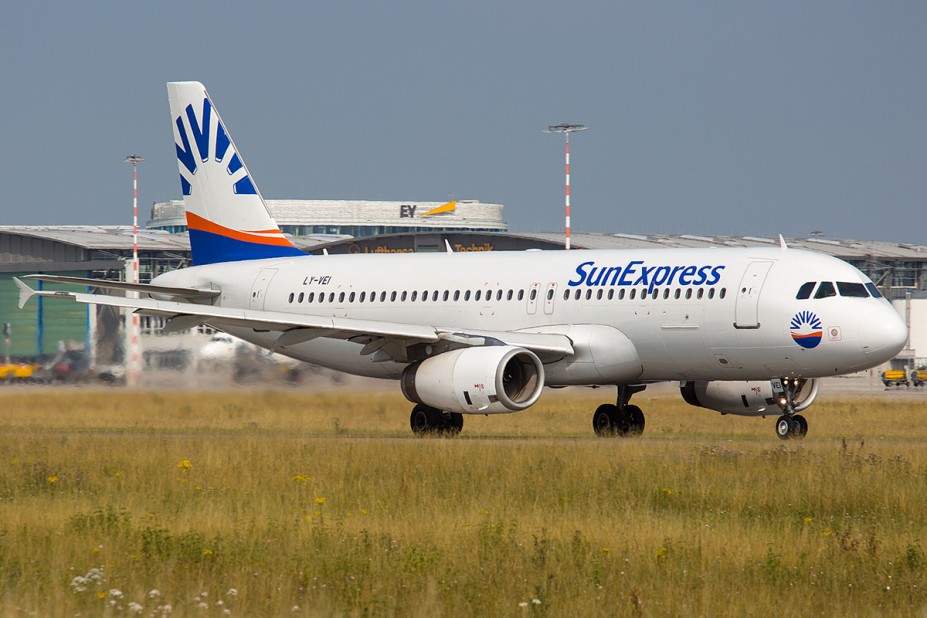 LY-VEI.jpg (661.25 KiB) 3061 mal betrachtet LY-VEI.jpg