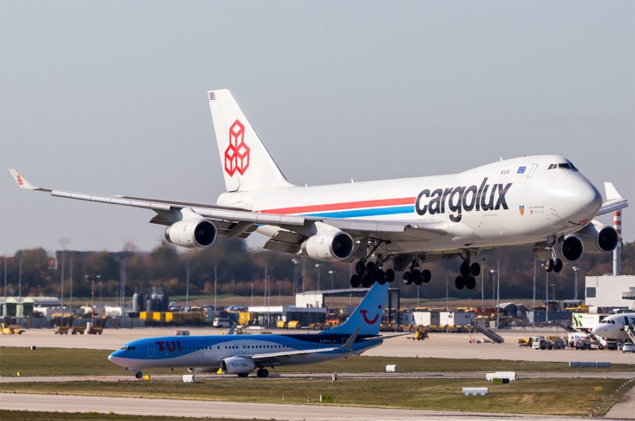 IMG_9291-2.jpg (485.68 KiB) 2432 mal betrachtet Cargolux / LX-VCV / Boeing 747-4R7F(SCD)