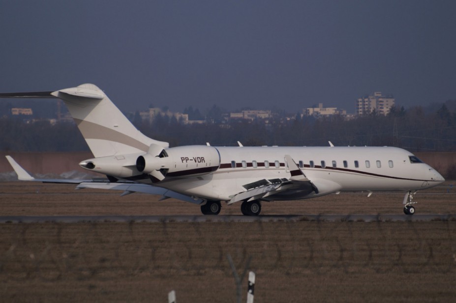DSC00085.jpg (619.98 KiB) 2284 mal betrachtet PP-VDR Bombardier BD-700-1A10