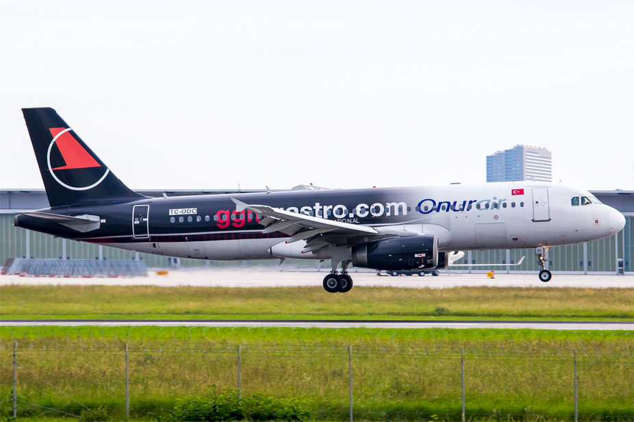 Onur Air / TC-ODC / Airbus A320-233