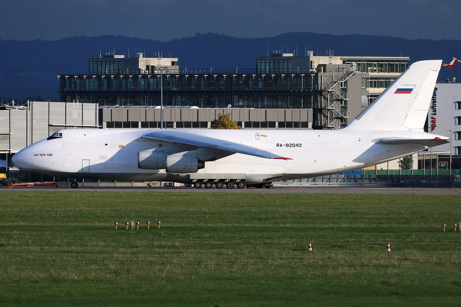 RA-82042.jpg (973.68 KiB) 3459 mal betrachtet RA-82042.jpg