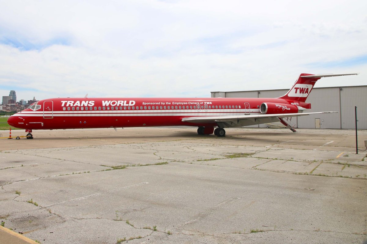 N948TW - MKC.jpg