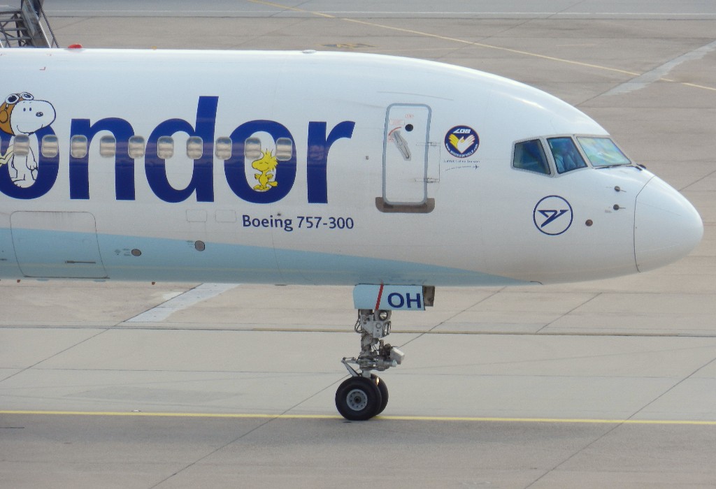 Eine schöne Condor 757-300 (D-ABOH), angekommen aus Heraklion.
