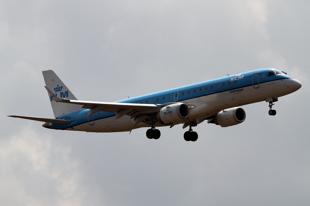 KLM Cityhopper Embraer ERJ-190-100STD PH-EZD