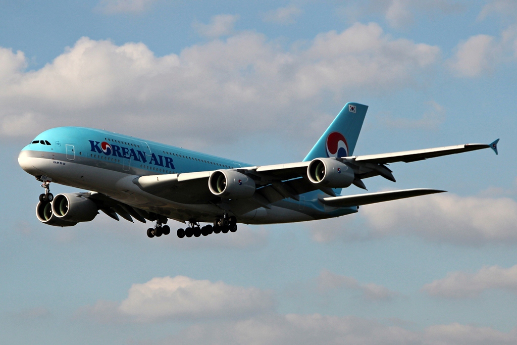 HL7613  Airbus A380-861  Korean Air.JPG