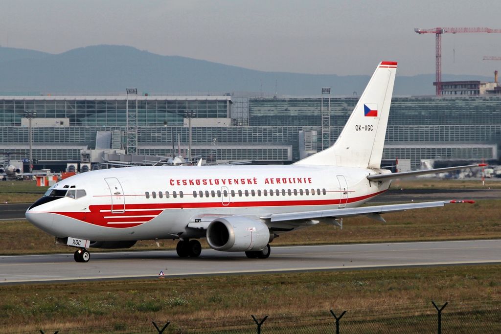 OK-XGC  Boeing 737-55S  CSA Czech Airlines  (Retro).JPG