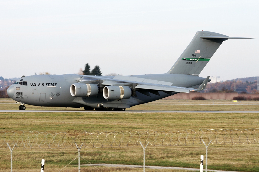 99-0166  Boeing C-17A Globemaster III  US Air Force (USAF).JPG