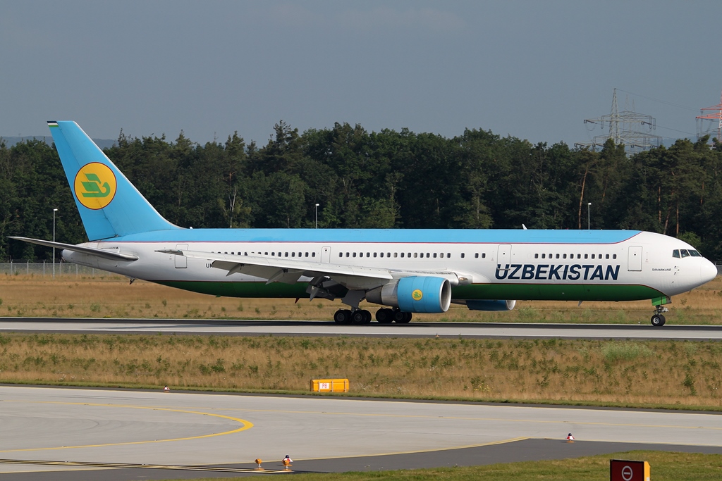 Uzbekistan Airways Boeing 767-33P(ER) UK-67001