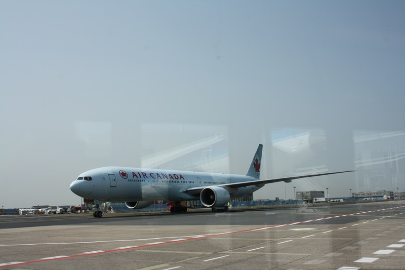 Air Canada Triple direkt an uns vorbei gerollt