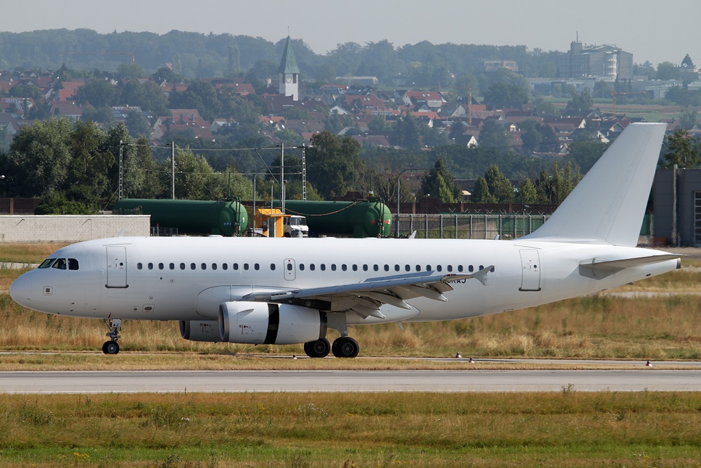 Belle Air A319-100LR F-ORAJ
