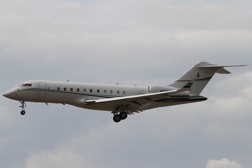 White Birch Aviation Bombardier BD-700-1A11 Global 5000 N375WB