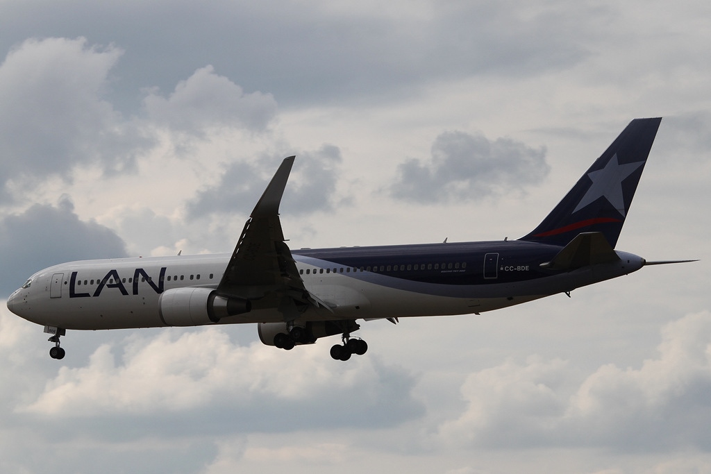 LAN Airlines Boeing 767-316(ER) CC-BDE